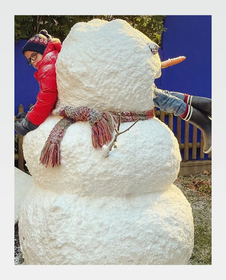 snow installation experiential marketing setup 39